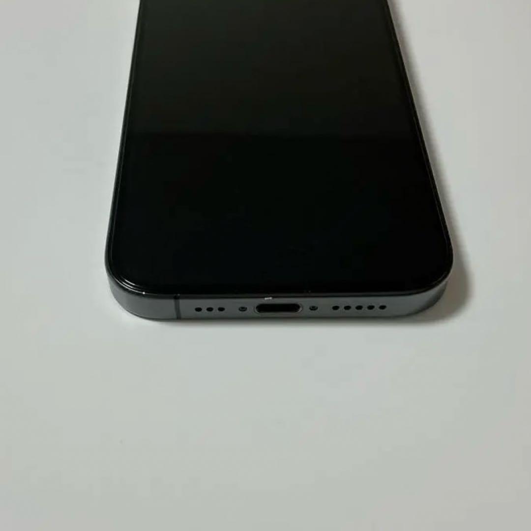 I*t様 の*り様 【箱あり】Apple iPhone15pro ブラックチタニ