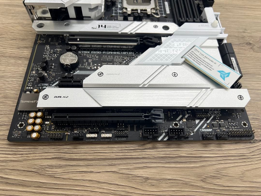 マザーボード ASUS ROG STRIX Z690-A GAMING