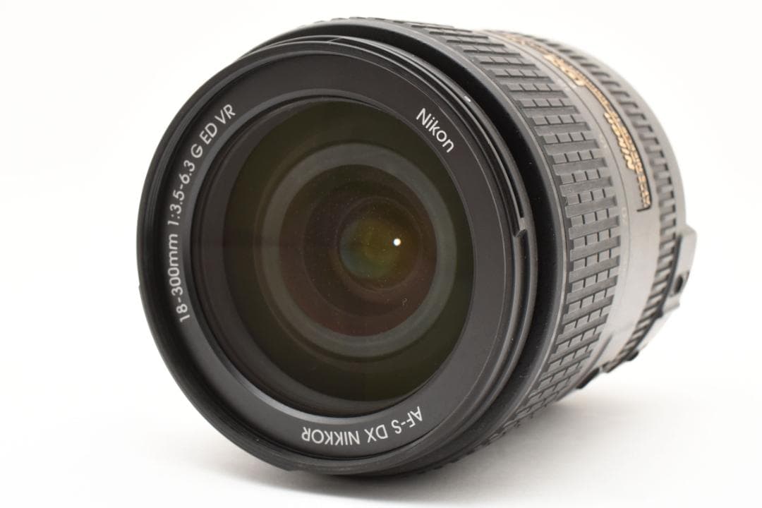 ニコ AF-S NIKKOR 18-300mm F3.5-6.3G ED VR
