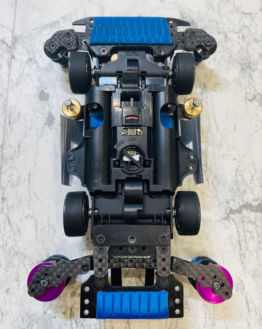 ミニ四駆 MEシャーシ 幅狭2軸ATスラダン 1軸アンカー - メルカリ