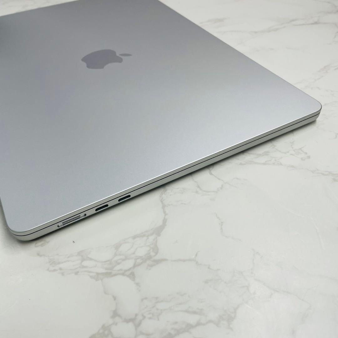 MacBook Air 15インチ M4 16GB SSD 256GB シルバー