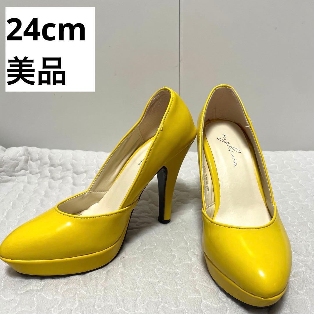 美品】黄色エナメルヒールパンプスハロウィンディズニーミニーデイジー