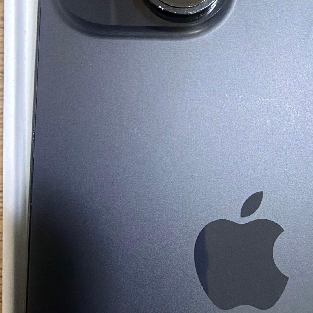 iPhone15 128GB ブラック　擦り傷ありSIMフリー