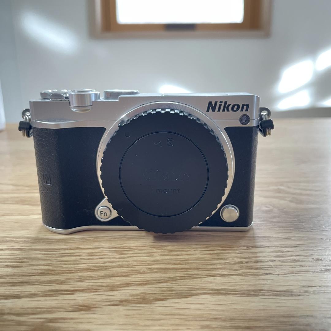 NIKON 1 J5 ダブルレンズキット+望遠ズーム+レザージャケット+おまけ付