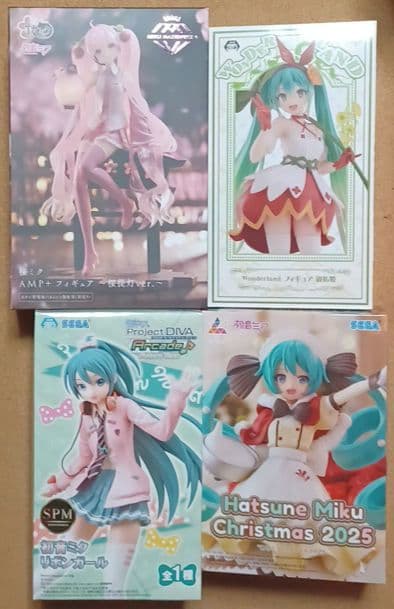プライズ　初音・桜ミク　AMP・SPM等　４体set 桜ミク AMP＋ フィギュア～桜ドレスver.～ オンラインクレーンゲーム