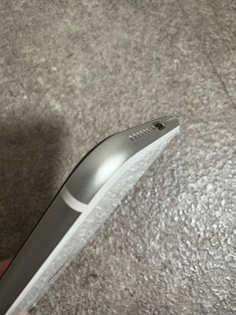 iPhone SE 第2世代 64GB SIMフリー 美品