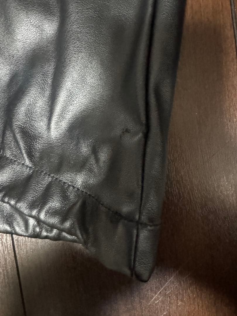 美品】ディーゼル Dロゴ付ダーツ加工エコレザーパンツ D-MARTY-LTHF