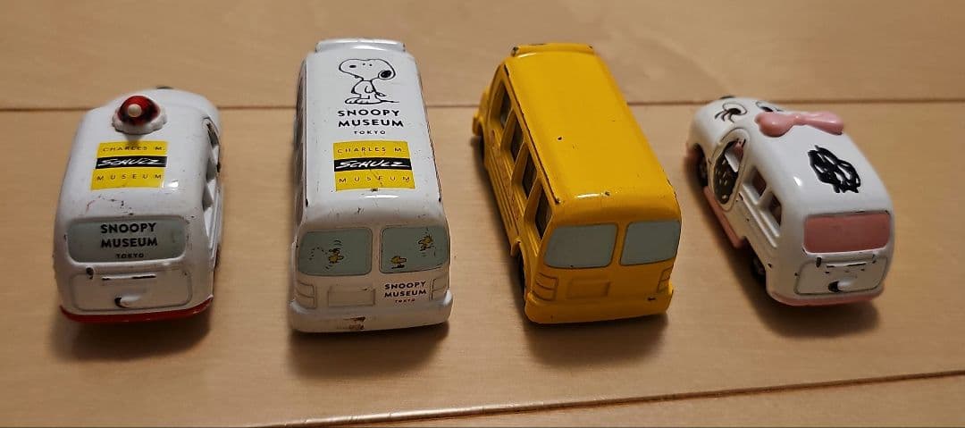 スヌーピー トミカ スヌーピーミュージアム限定トミカ クリスマス