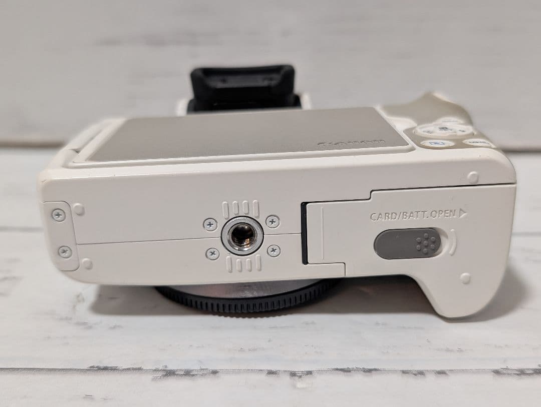 【美品】Canon EOS Kiss m2 ミラーレスカメラ ダブルレンズキット