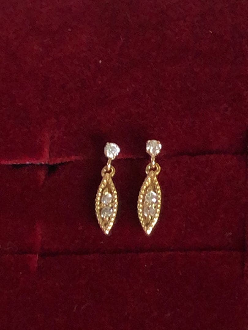 美品♡アガット クラシック　K18 ミルグレインダイヤモンドピアス　0.04ct