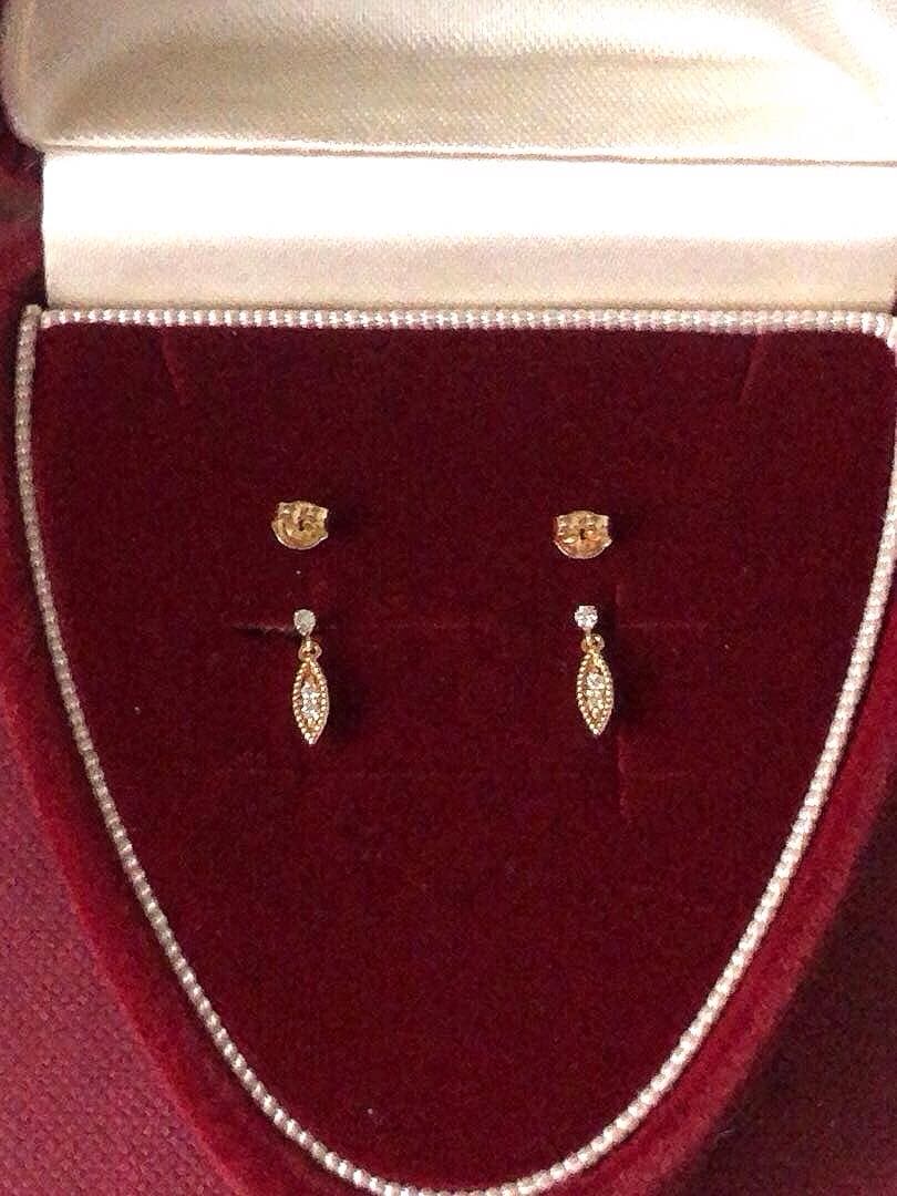 美品♡アガット クラシック　K18 ミルグレインダイヤモンドピアス　0.04ct