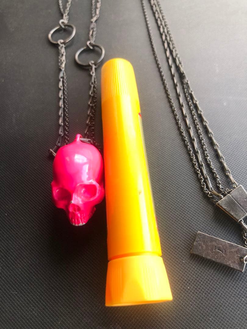 ユリウス：JULIUS 真鍮製スカル 4連チェーンロングネックレス