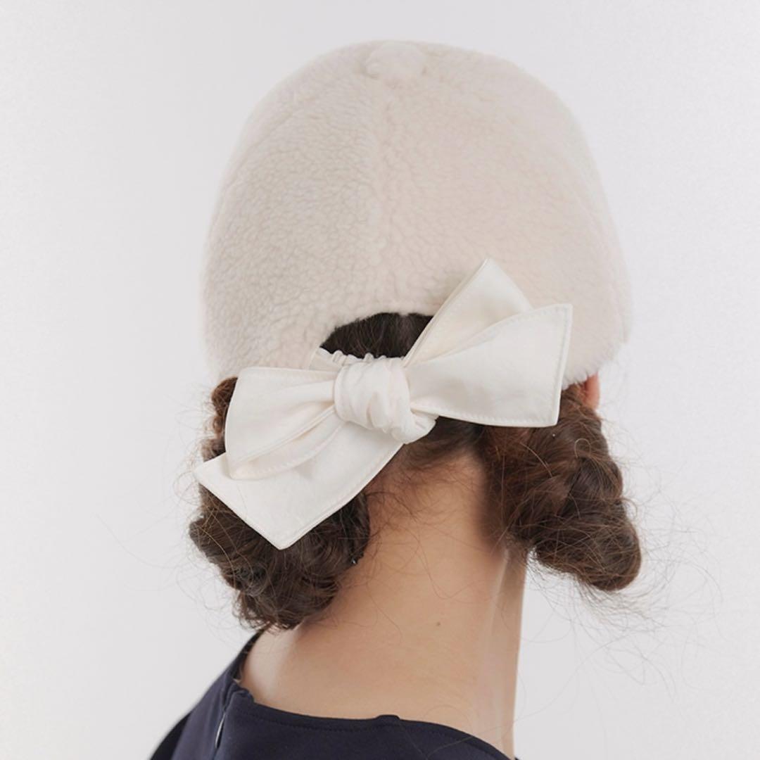 新品タグ付き yori もふボアリボンキャップ 57 ホワイト ボアキャップ
