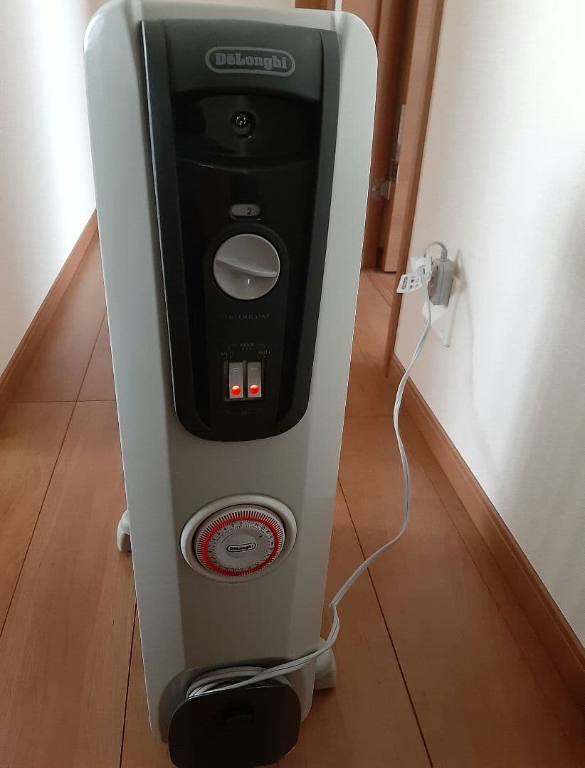 デロンギ　オイルヒーター　美品 デロンギ アミカルド オイルヒーター RHJ35M0812DGをレビュー