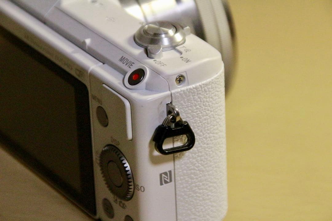 【美品】Sony α5100 ホワイト パワーズームレンズキット SDカード付き