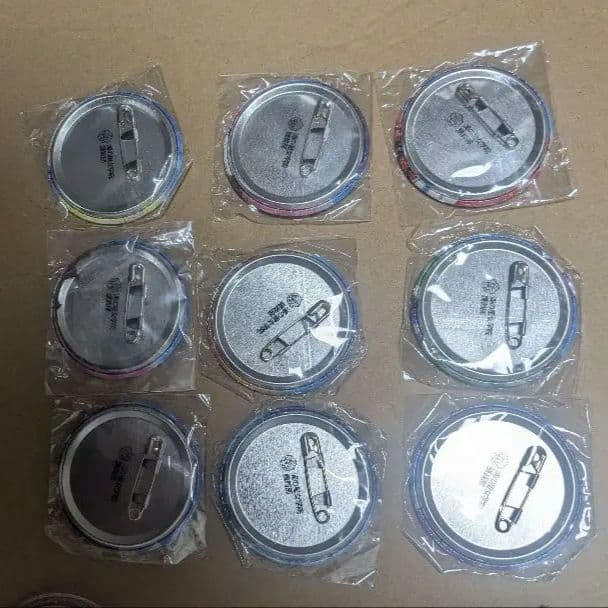 Aqours 4thガチャ缶バッジ WBNW 9個セット - メルカリ