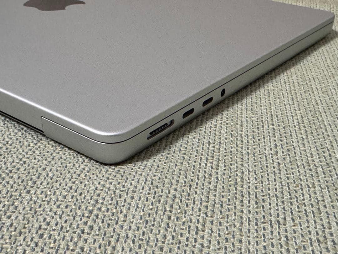 美品　Apple MacBook Pro 14インチ M3 Pro 36GB