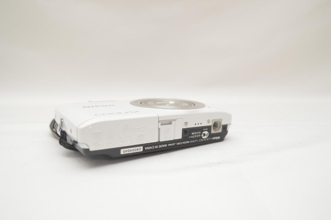 ✨未使用美品✨ Nikon Coolpix S4300 ホワイト 元箱付