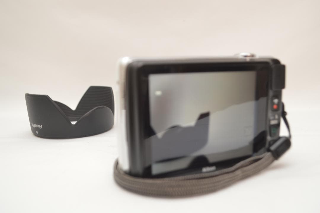 ✨未使用美品✨ Nikon Coolpix S4300 ホワイト 元箱付