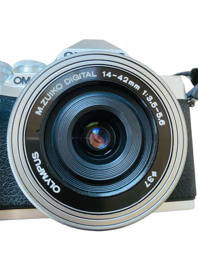 OLYMPUS OM-D E-M10 MARK III ダブルズームキット