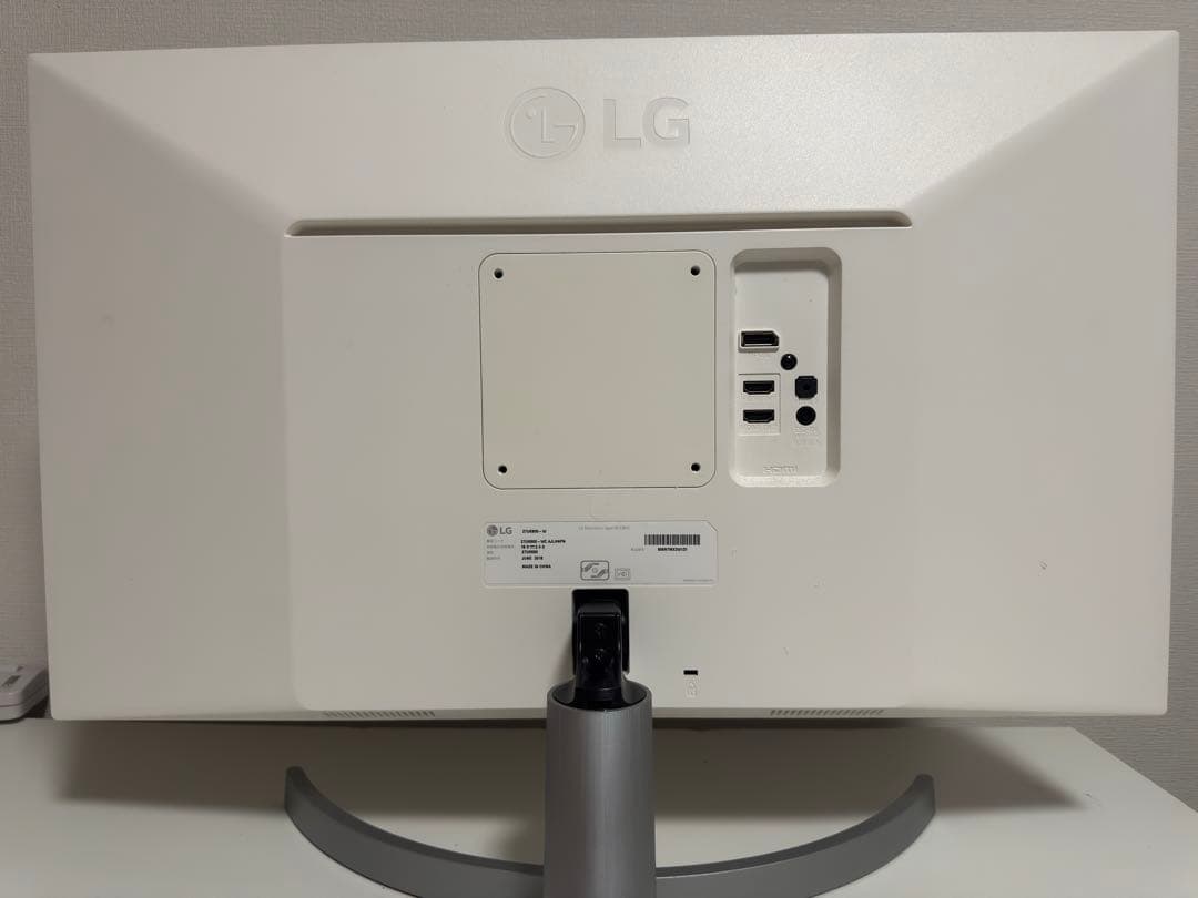 LG 27UK600-W 27インチ 4K IPSモニター