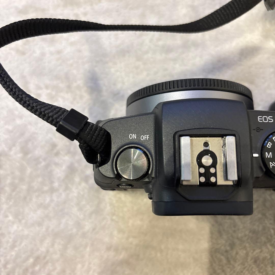 Canon EOS RP ミラーレス一眼 カメラ、充電器(バック付