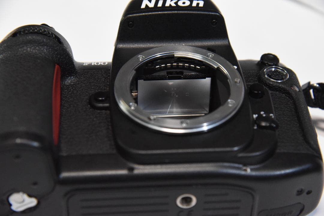 【美品】Nikon F100 ニコン フイルムカメラ ズーム24〜120㎜セット
