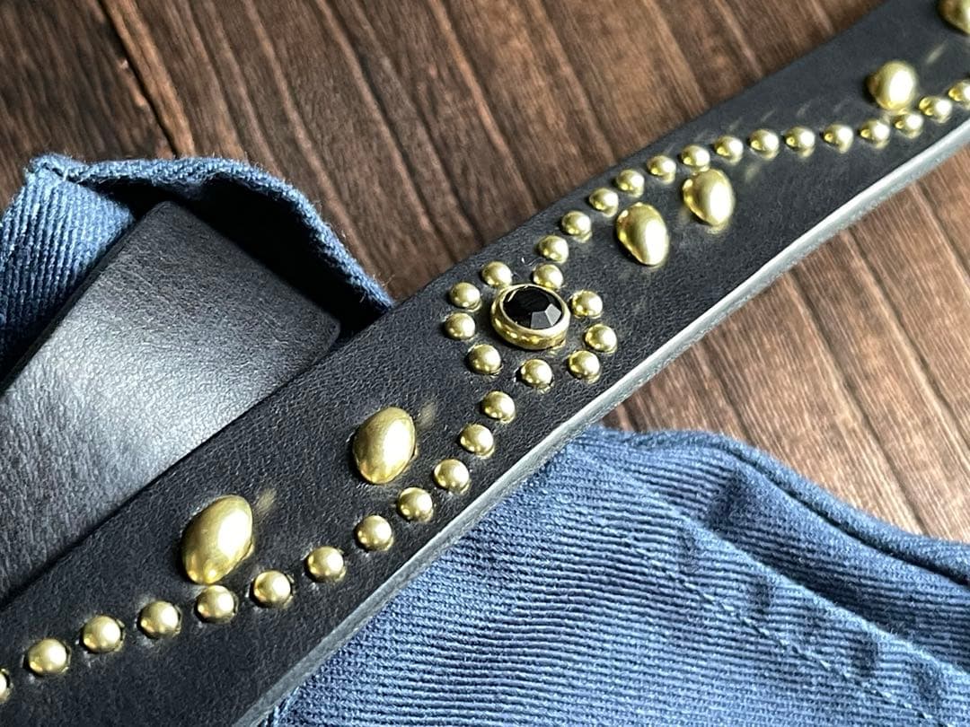 スタッズナローロングベルト 24㎜ 真鍮 フラワー HTC CALEE - メルカリ