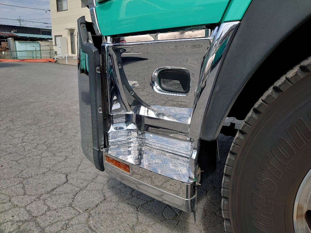 クオン サイドステップ アルミ縞板 下段セット ボルトナット付き