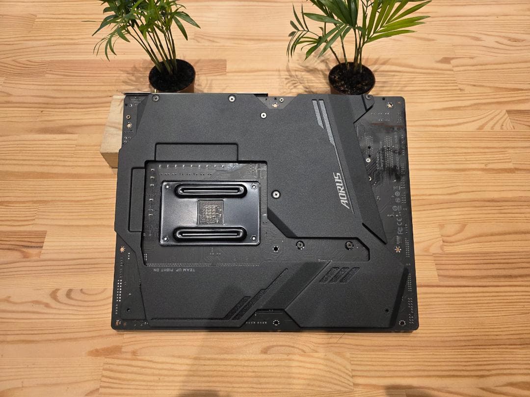 GIGABYTE X570 AORUS MASTER マザーボード