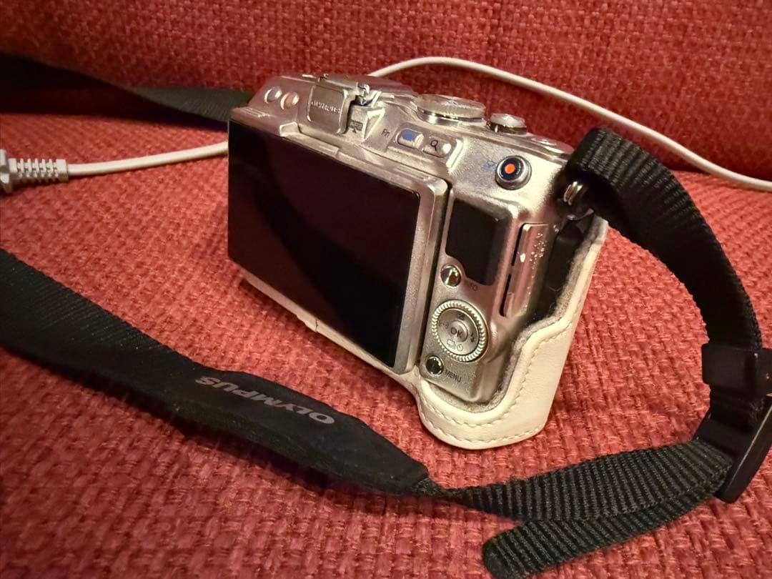 ミラーレス一眼OLYMPUS PEN Lite E-PL6