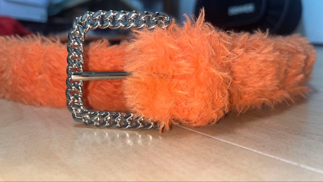 AFB オレンジ ファーベルト チェーンバックル S - メルカリ