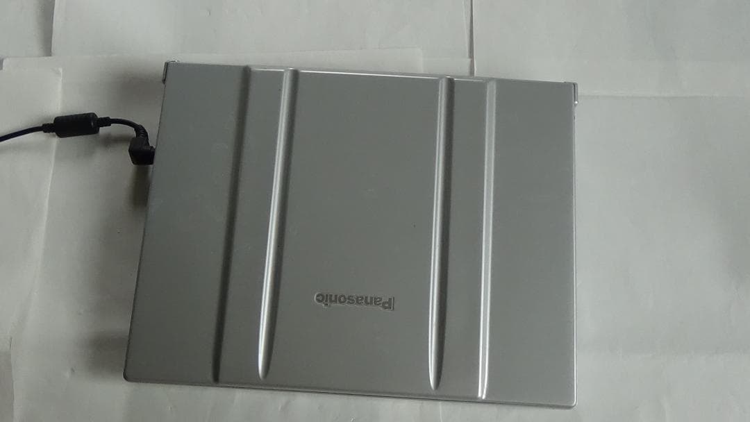 起動しても薄らとしか表示されないPanasonicT4 CF-T4GW5AXR