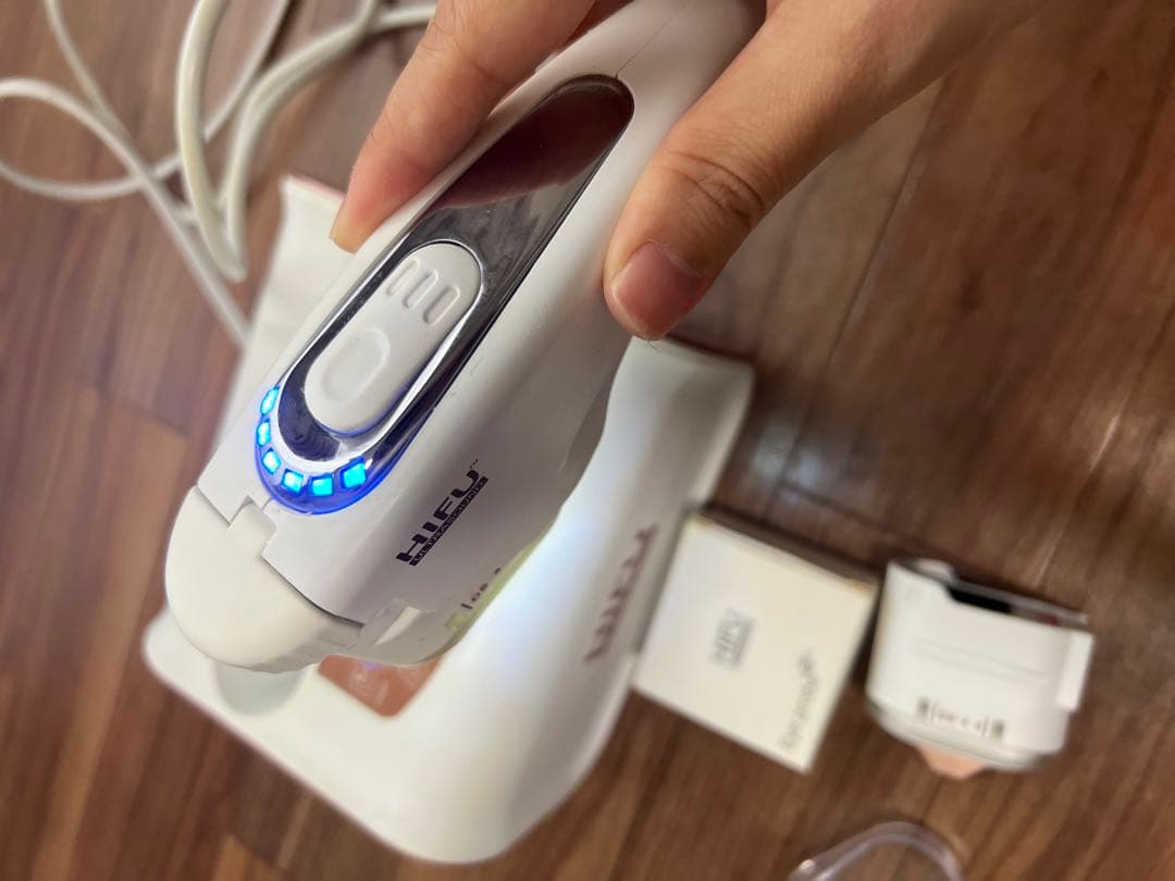 HIFU ＜ハイフ＞美顔器■目元用カートリッジ付