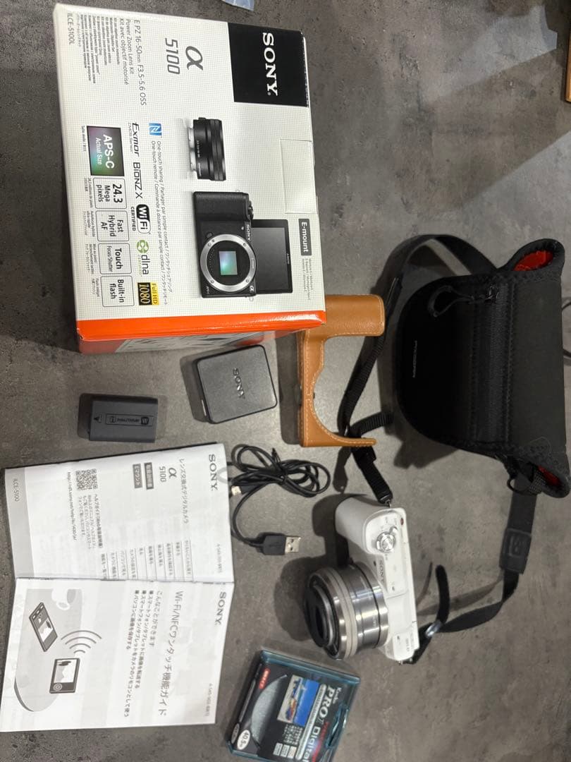 SONY α5100 ミラーレス一眼カメラ　ホワイト