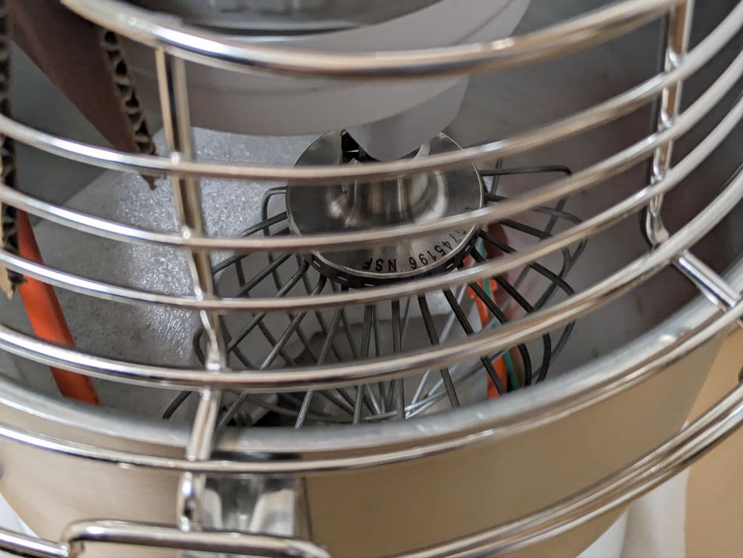 新品未使用のキッチンエイド業務用 7.6Lスタンドミキサー　KSM8WH