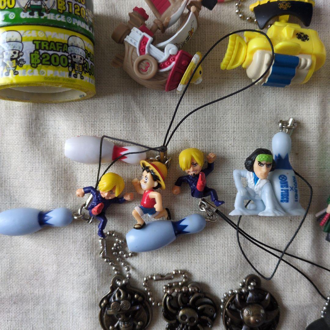 ワンピース フィギュア・キーホルダー28点セット - メルカリ