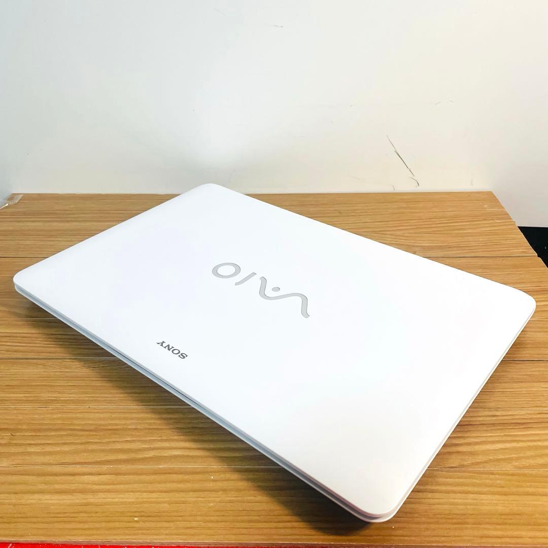 美麗デザイナーズホワイトVAIO SSD512メモリ8Gwin11オフィスDVD Sony Vaio Portable 15.6 inch - i7 3630 3.4 GHZ - 16GB RAM DVD