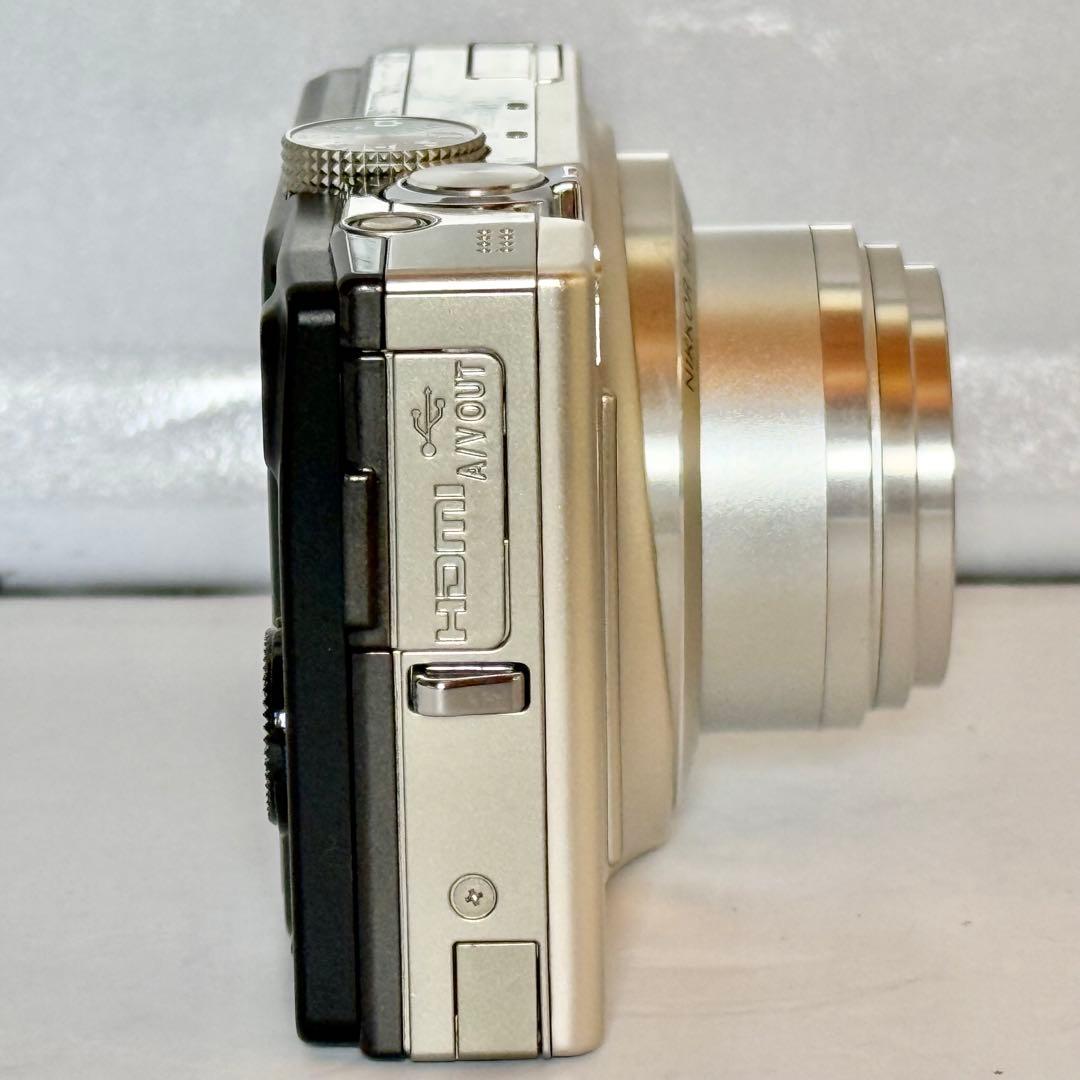 デジタルカメラ Nikon COOLPIX S8200