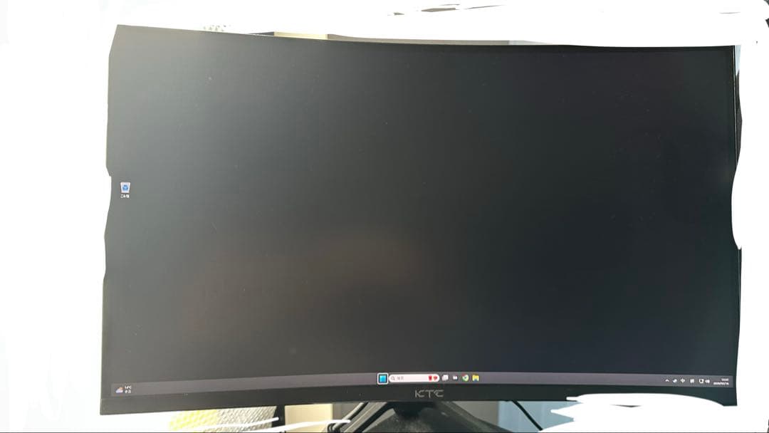 KTC27インチ 湾曲ゲーミングモニターWQHD(2560x1440)180Hz Amazon.co.jp: KTC 27-Inch Curved Gaming Monitor WQHD (2560x1440