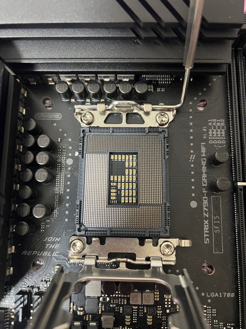 ASUS ROG STRIX Z790-F GAMING WIFI マザーボード