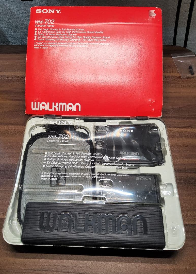 【新品同様 レア！】SONY ウォークマン WM-702 ブラック 整備済み d*9様 SONY WALKMAN WM-702 カセットプレーヤー 黒 ブラッ - メルカリ