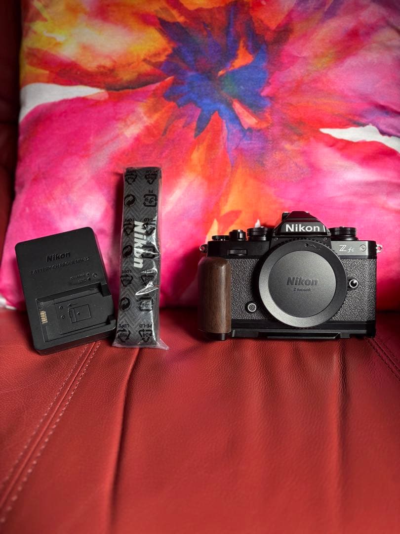 約1800ショット 別売ウッドグリップ付！nikon zfc 人気ブラック 美品 焦点工房 SHOTEN カメラウッドグリップ Nikon Z fc 用 Zfc-GP ハンド