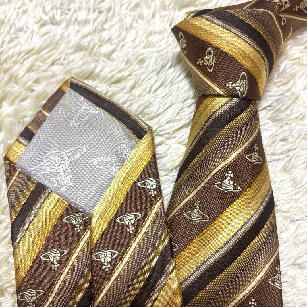 美品 ヴィヴィアンウエスタンウッド ネクタイ ゴールド ストライプ