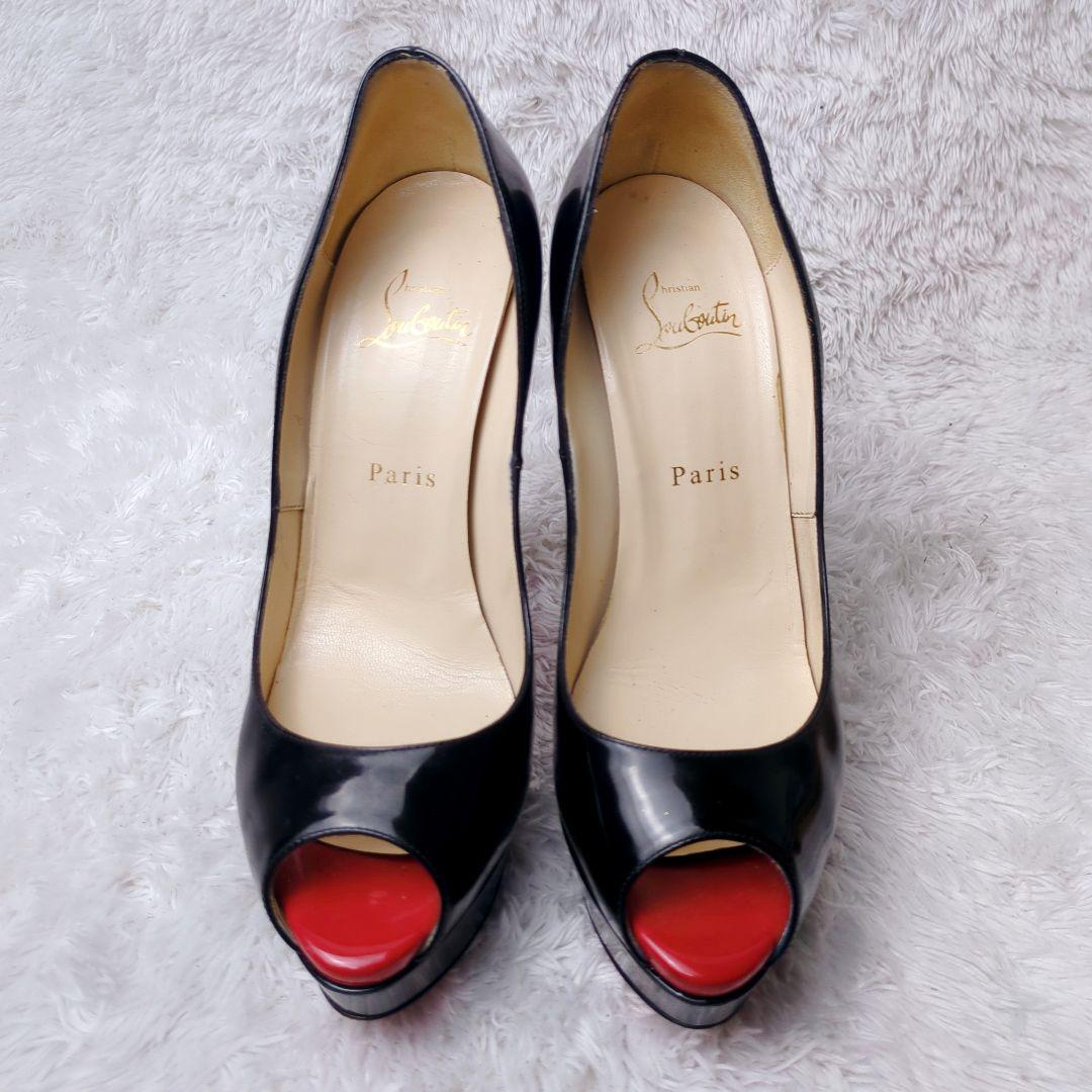 【美品】 クリスチャンルブタン エナメルパンプスオープントゥ 24.5cm 黒