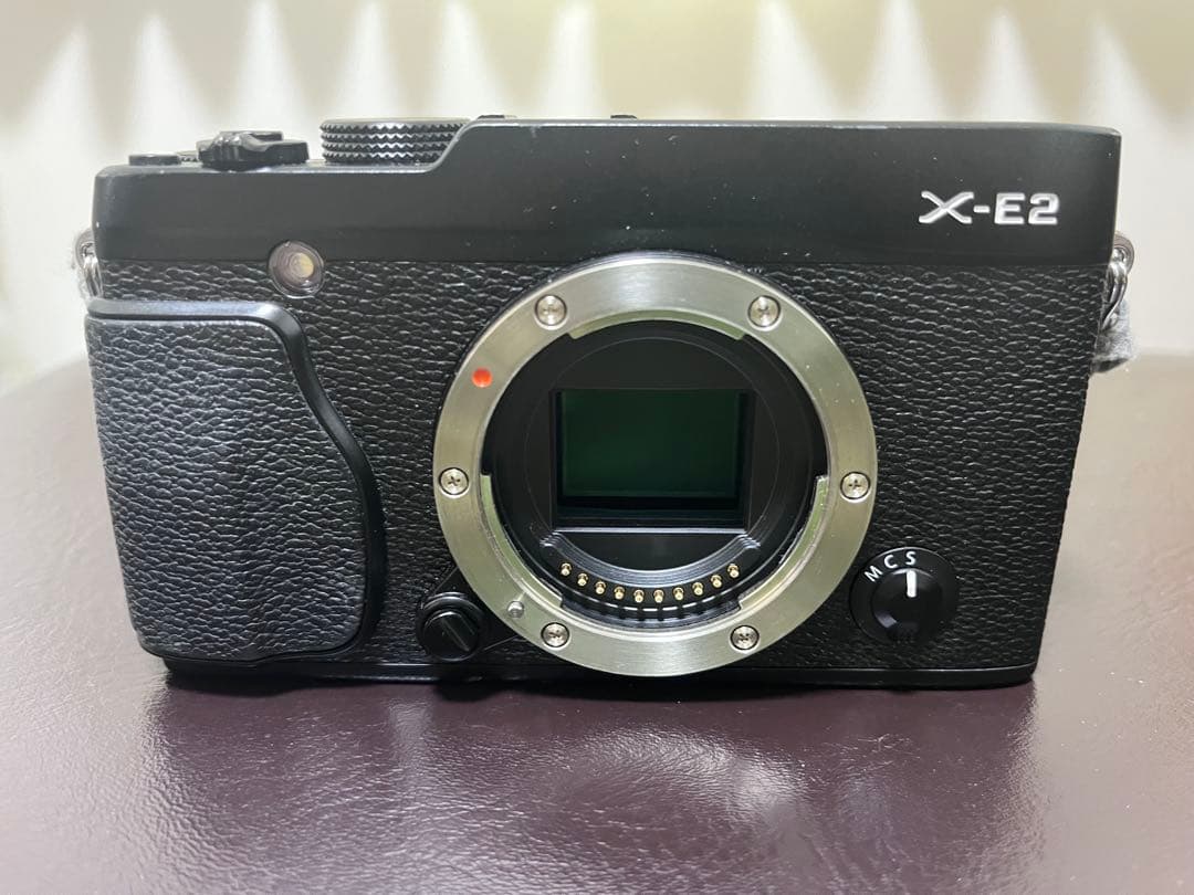 FUJIFILM X-E2 ミラーレス一眼 本体とズームレンズ
