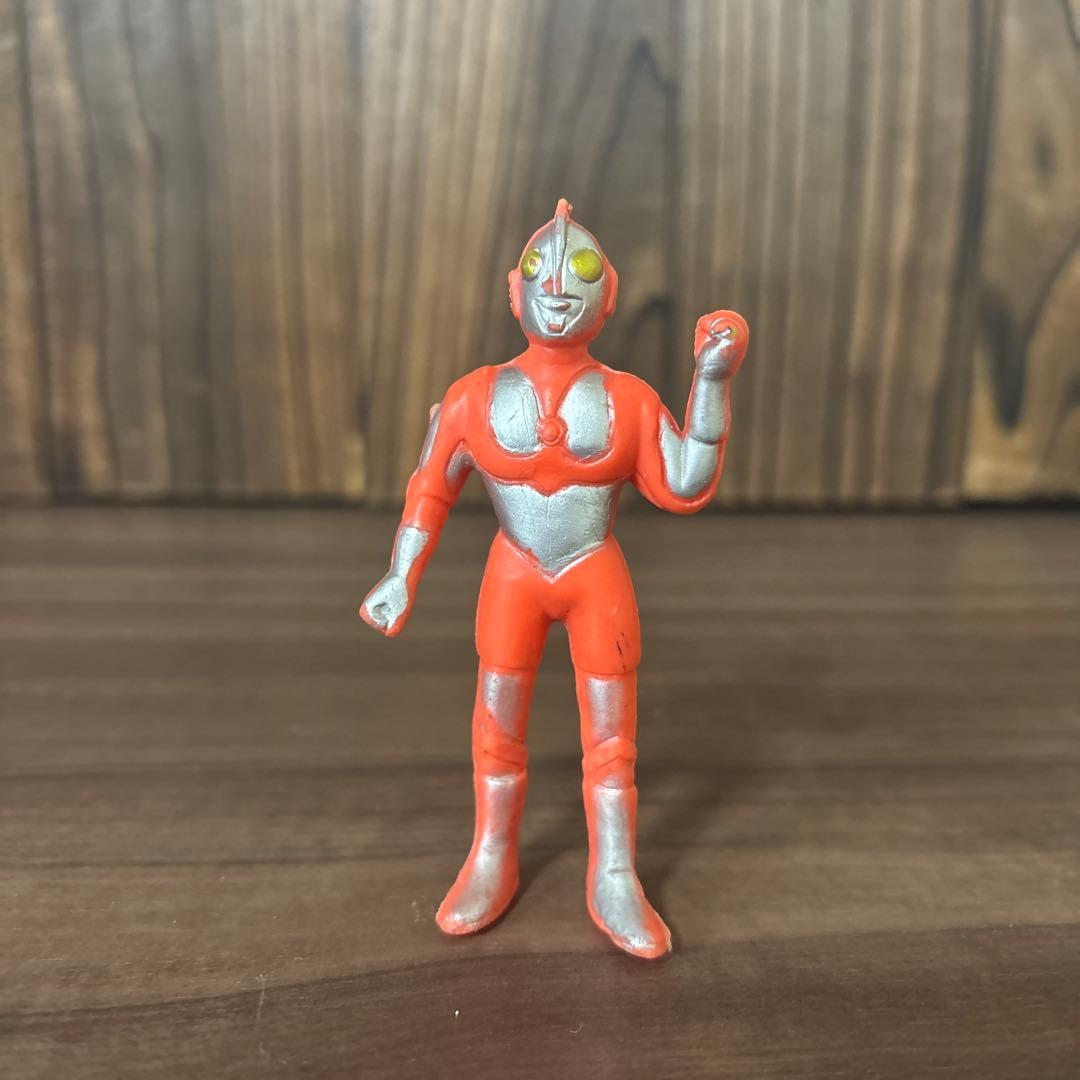 ウルトラマン フィギュア オレンジ シルバー 約8cm - メルカリ
