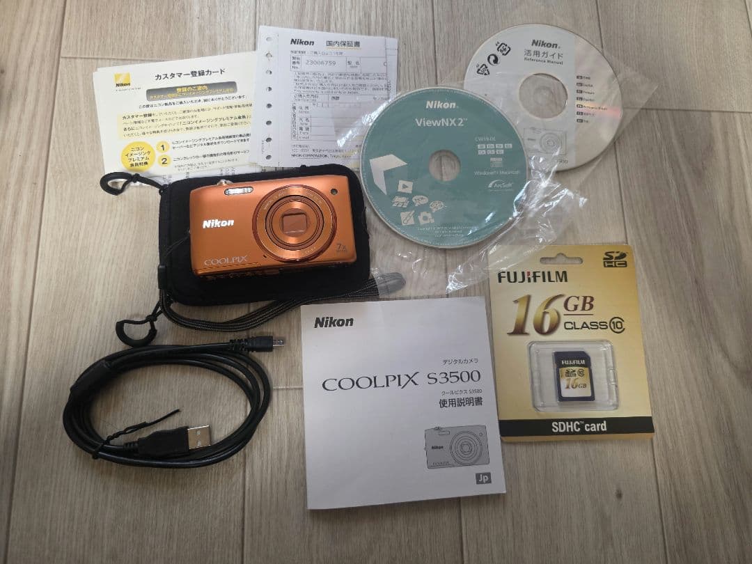 NikonデジタルカメラCOOLPIXS3500　アプリコットオレンジ