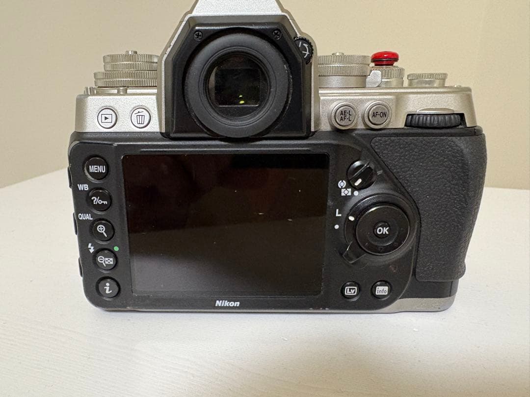 Nikon Dｆデジタル一眼レフ シルバー