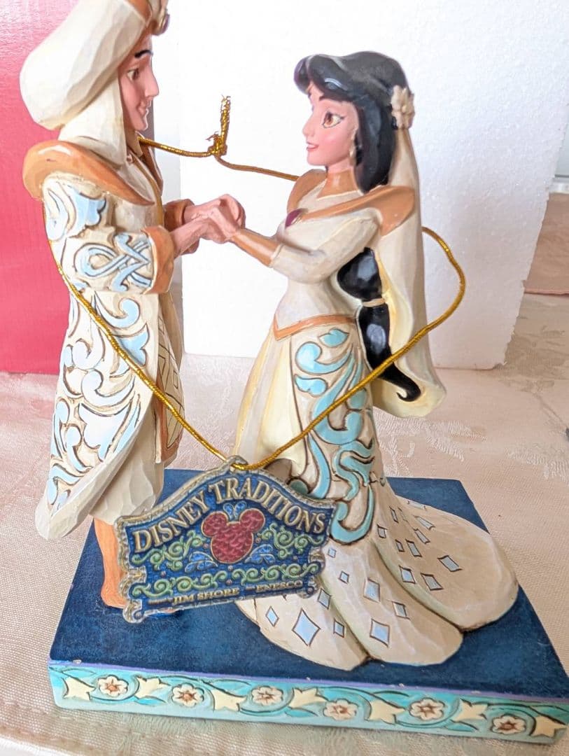 エネスコ ジャスミン＆ アラジン ロイヤルウェディング フィギュア